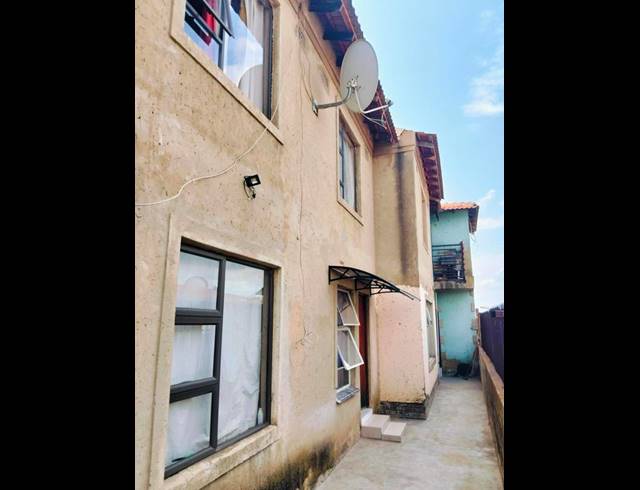 20 BEDROOM HOUSE FOR SALE IN PHOMOLONG